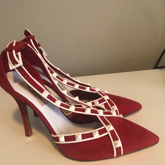 Valentino Garavani Rockstud Pumps - Picture 7 of 8